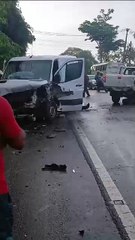 Acidente entre caminhonete, van e ônibus trava trânsito na ladeira do Catolé