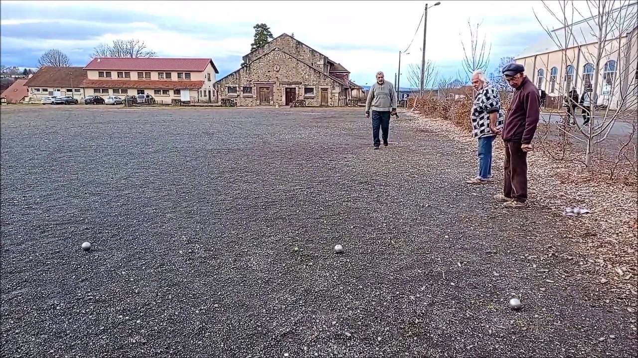 Après midi de pétanque entre copains à Messeix   (22 janvier 2025)