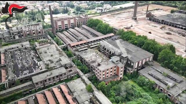 Il market della droga tra le macerie all'ex Snia: i video delle telecamere nascoste