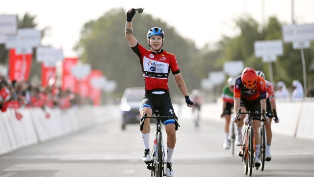Cycling - UAE Tour Women 2025 - Stage 2 Highlights... crazy race, echelons and Lorena Wiebes wins