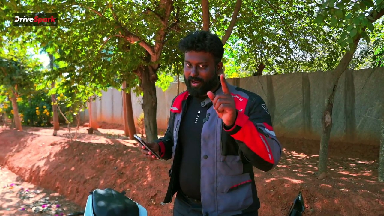 Ultraviolette F77 Superstreet Accessories வண்டிய விட இதெல்லாம் ரொம்ப சூப்பரா இருக்கதே! | Pearlvin