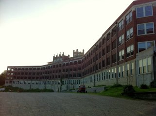 Découvrez le Sanatorium le Plus Hanté des États-Unis 👻