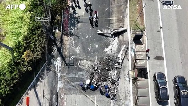 Brasile, incidente aereo a San Paolo: una veduta dall'alto dei rottami