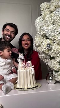 عقيل الرئيسي يحتفل بعيد ميلاد فرح الهادي بطريقة رومانسية