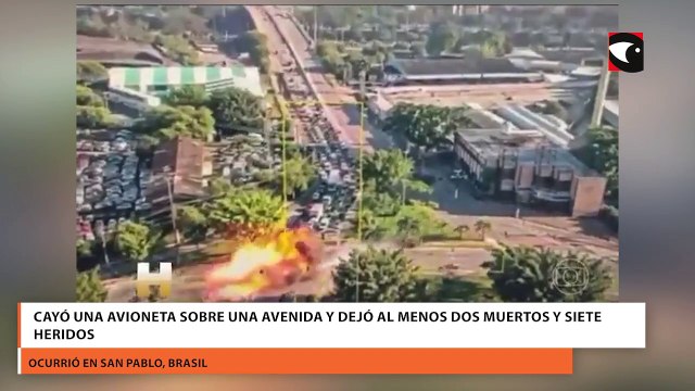 Cayó una avioneta sobre una avenida y dejó al menos dos muertos y siete heridos