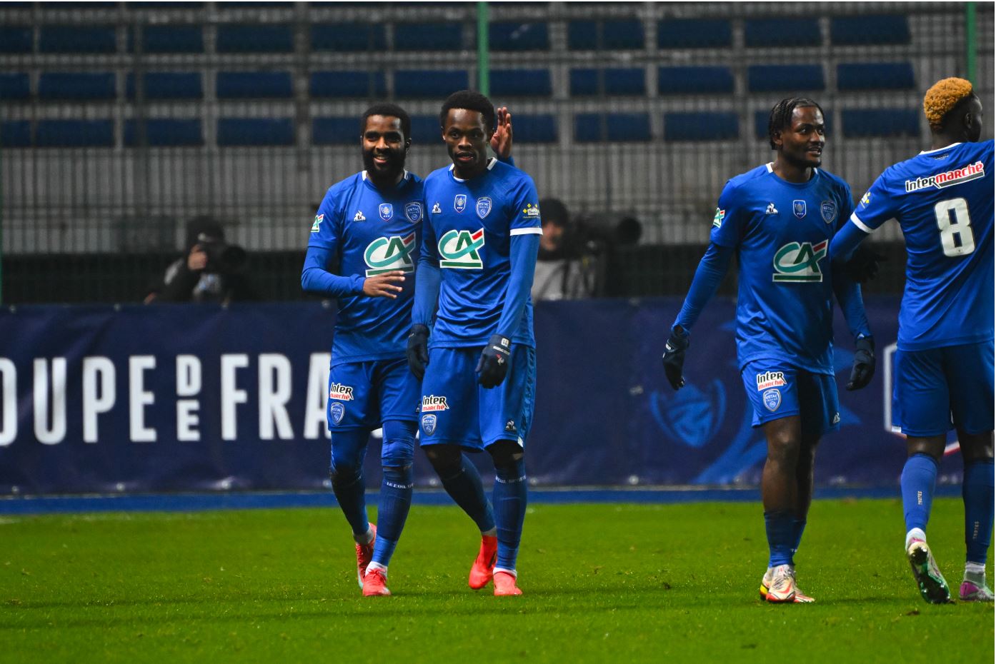 Ligue 2 : Troyes sort la tête de l’eau et enfonce Martigues
