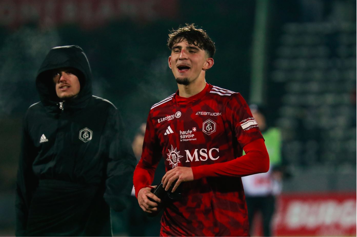Ligue 2 : Sur un terrain compliqué, Annecy arrache la victoire à Laval