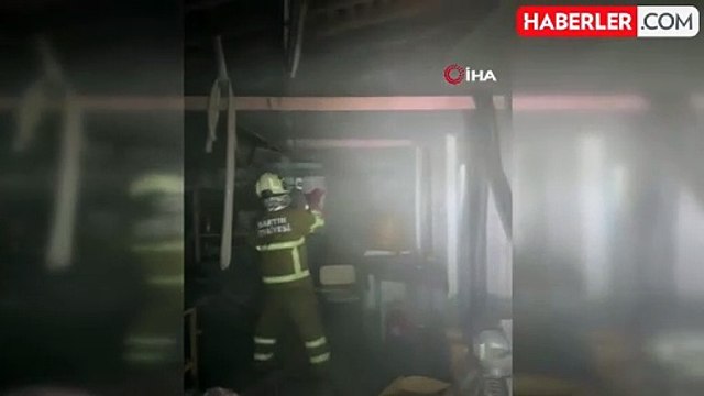 Bartın'da Kundaklama Şüphesiyle Çıkan Yangında İtfaiyeci Kahramanlık Gösterdi