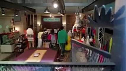 طفله بعمر ١٠ سنوات تنقذ رجل بعمليه دقيقة وتصدم الجميع بانها طبيبه عبقرية متخفيه وخلفها سر خطير