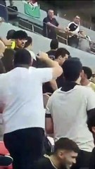 Bolsonaro vai a clássico entre Vasco e Fluminense e torcida grita: 'Uh! Vai ser preso'