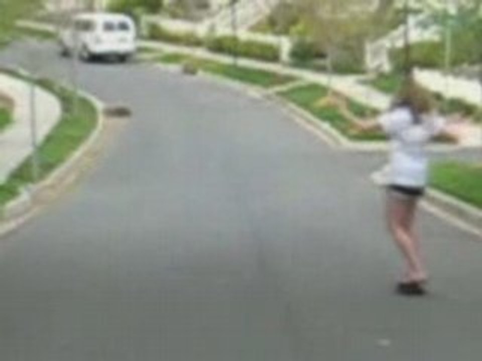 Fille Skateboard Chute