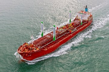 Más de 100 grandes buques se acogen a la propulsión eólica para descarbonizar su huella ambiental