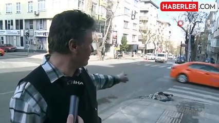 Ankara'da Kaza: Virajda Direğe Çarpan Otomobilin Anı Kamerada