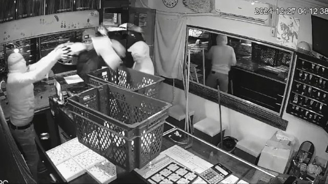 Soyguncular kuyumcuyu böyle talan etti