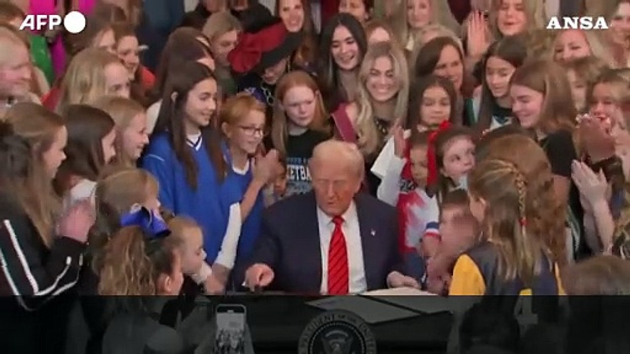 Trump: "Lo sport femminile sara' solo per donne"