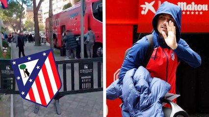 El Atlético de Madrid llega al hotel de concentración previo al Derbi español