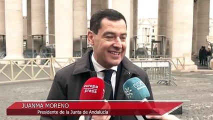 Moreno tras su audiencia con el Papa en Roma: "Andalucía es capital de la pasión popular"