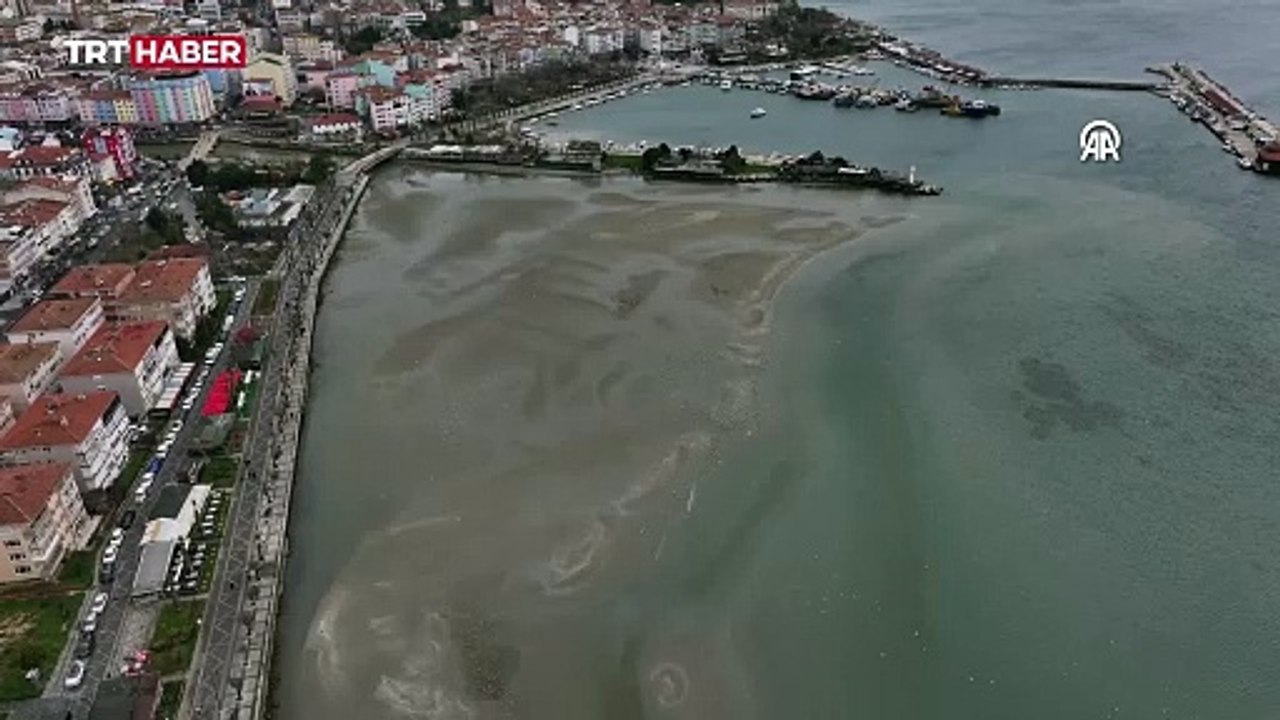 İstanbul'da deniz suyu çekildi