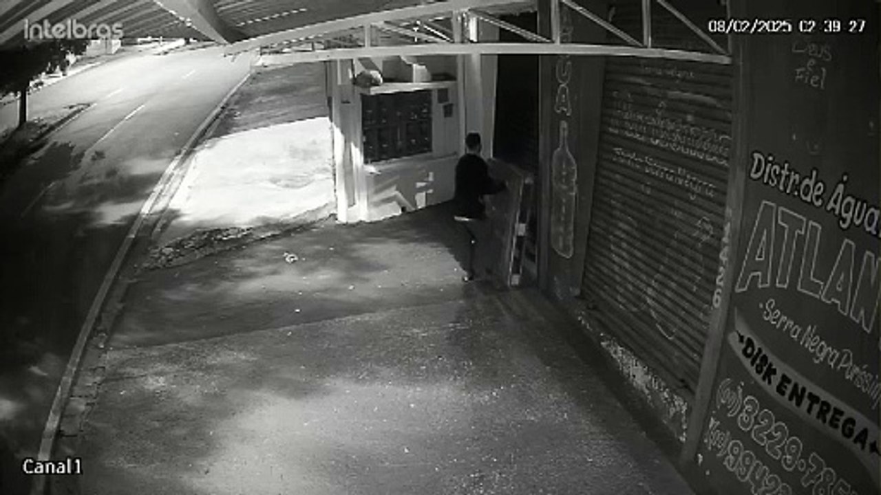 Criminoso invade loja de cosméticos e leva tudo em Campinas