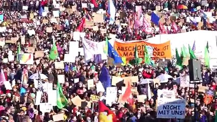 Mais de 200.000 manifestantes em Munique contra a extrema direita alemã