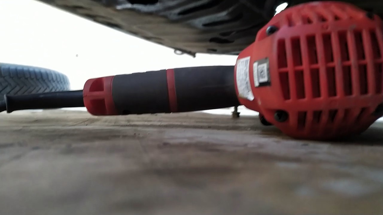 Removing the swing arm bolt