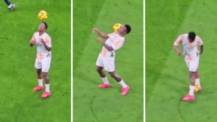 Espectacular 'show' de Vinicius en el calentamiento del derbi: ¡puro malabarista!