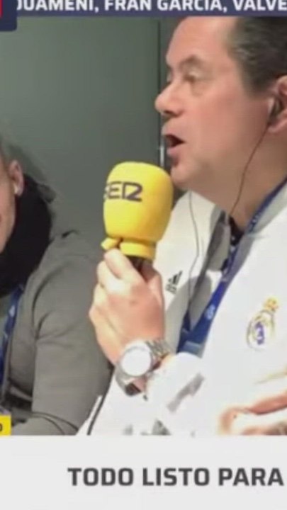 Tomás Roncero canta el himno del Real Madrid en Carrusel en la previa del Real Madrid vs. Atlético