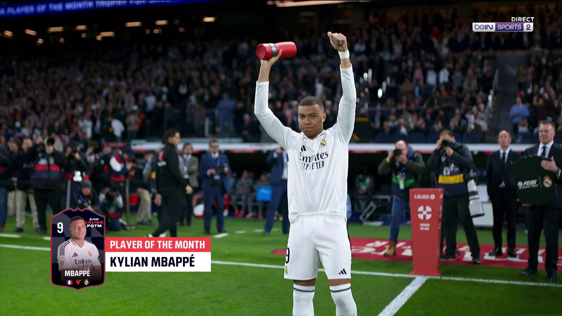 La Liga : Kylian Mbappé reçoit son trophée de Joueur du Mois de Janvier !