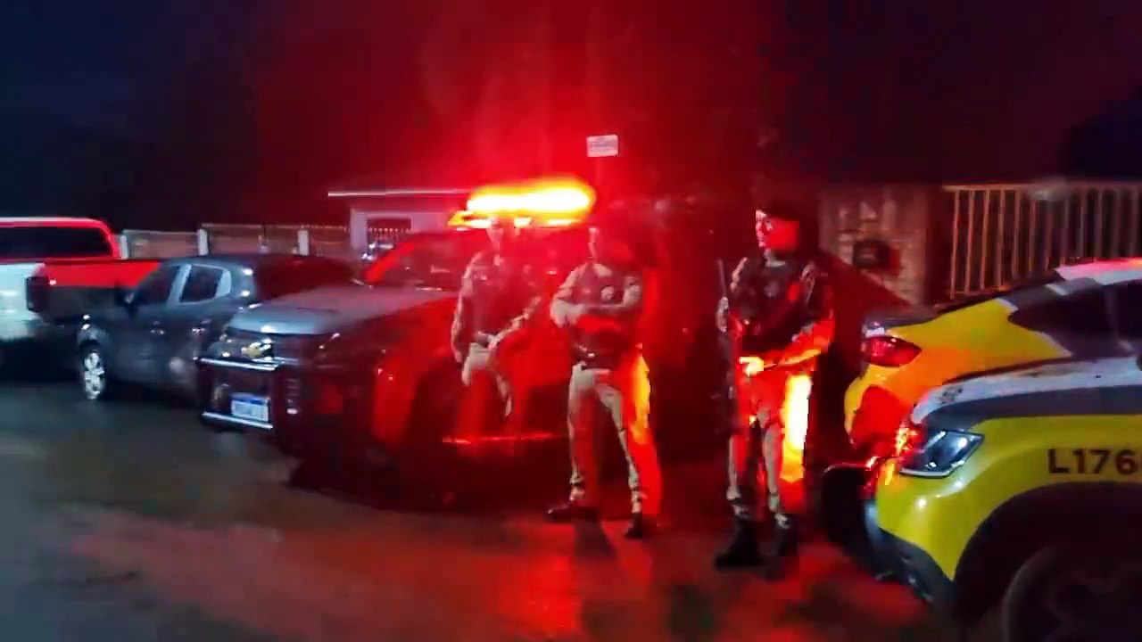 Acabou a festa! PM encerra com festa universitária da Rua Rio da Paz