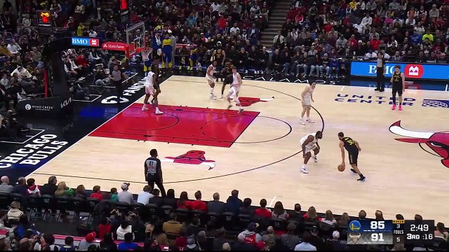 Butler and Curry shine in Warriors win at Bulls