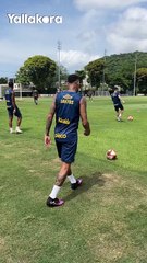 من خلف المرمى.. هدف خرافي لنيمار في تدريبات سانتوس 💫😜