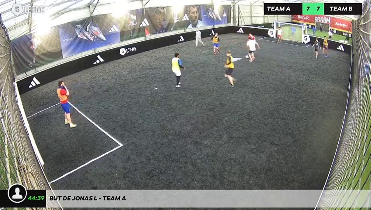 But de Jonas L - Team A