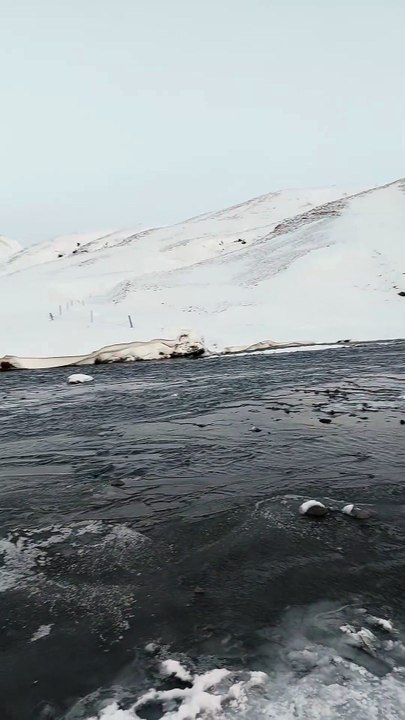 Skogafoss waterfall, Iceland/Cascade Skogafoss,  Islande