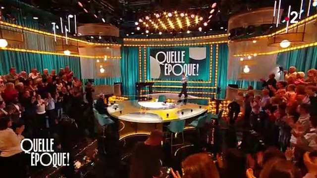 Animatrice de l'émission Quelle Époque ! depuis 2022, Léa Salamé a surpris les téléspectateurs mais aussi Christophe Dechavanne, fidèle acolyte de l'animatrice, avec un look très working girl. Léa Salamé dans Quelle Époque ! sur France 2