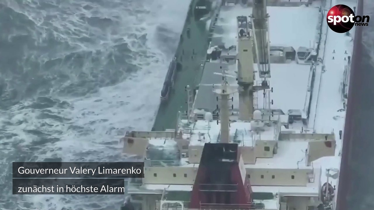 Frachtschiff kracht auf russische Insel - Gouverneur gibt Alarm