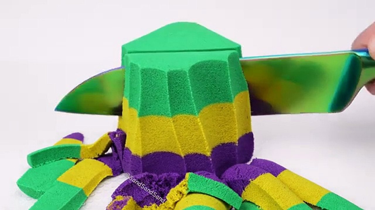 Kinetic Sand Cutting and Squish. Very Satisfying Relaxing video.