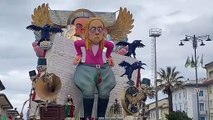 Carnevale di Viareggio, il ritorno alla satira nel carro di Alessandro Avanzini