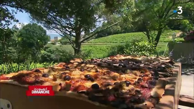 Michel Drucker dévoile des images de la maison de Mimie Mathy située à Vaison-la-Romaine dans l'émission Vivement dimanche sur France 3.Crédit : Vivement dimanche/France 3