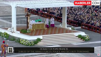 Ayinde nefes alamayan Papa Francis'in konuşmasını yardımcısı tamamladı