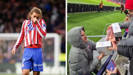 Antoine Griezmann consiente a un pequeño fan del Atlético de Madrid tras el derbi Madrileño