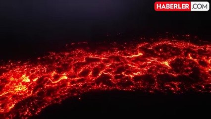 Etna Yanardağı'nda güçlü lav akıntısı meydana geldi