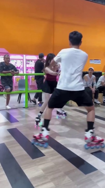 Skating girl felt down| dailymotion #youtube #facebook #twitter #twitch #motiongraphics #deezer #tv #dlive #instagram #stream #motion #twitchstreamer #fightingmentalillness #twitchclips #twitchretweet #twitchaffiliate #twitchshare #ant #scribaland #tiktok