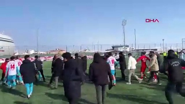 Burası boks ringi değil halı saha!