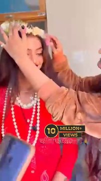 1. The Mystery Behind Mona Lisa’s Eyes 2. Mona Lisa’s Eyes: An Unsolved Enigma 3. Secrets Hidden in Mona Lisa’s Gaze 4. The Hypnotic Eyes of Mona Lisa: What Do They Reveal? 5. Mona Lisa’s Eyes: Illusion or Reality?