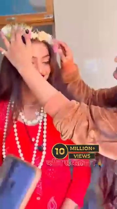 1. The Mystery Behind Mona Lisa’s Eyes   2. Mona Lisa’s Eyes: An Unsolved Enigma   3. Secrets Hidden in Mona Lisa’s Gaze   4. The Hypnotic Eyes of Mona Lisa: What Do They Reveal?   5. Mona Lisa’s Eyes: Illusion or Reality?