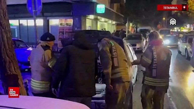 İstanbul Bağcılar'da park halindeki otomobilde çıkan yangın söndürüldü