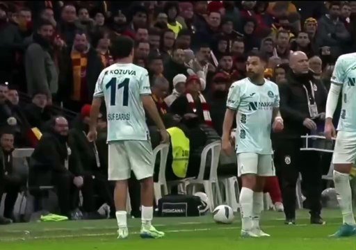 Maç yarıda kaldı! Adana Demirspor sahadan çekildi, Okan Buruk’un sözleri olay oldu