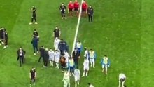 🚨🚨 احتجاجا على التحكيم.. انسحاب أضنة سبور متذيل الدوري التركي من مباراة جالاتا سراي بعد 30 دقيقة