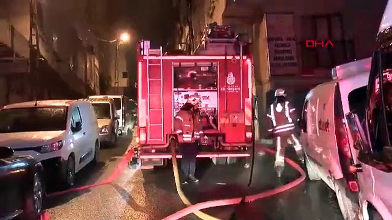İstanbul- Bağcılar'da, 3'üncü kattaki tekstil atölyesinde yangın