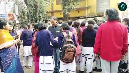 Madhyamik 2025: শুরু হল মাধ্যমিক, পরীক্ষার্থীদের গোলাপ ও কলম দিয়ে শুভেচ্ছা জেলা পুলিশের